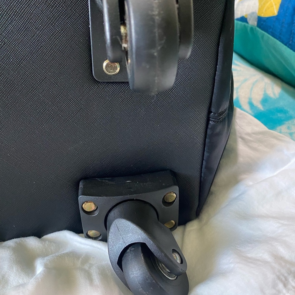Simply Noelle Carry On Rolling Black and Gold Bag w/LapTop Compartment - Picture 10 of 11
